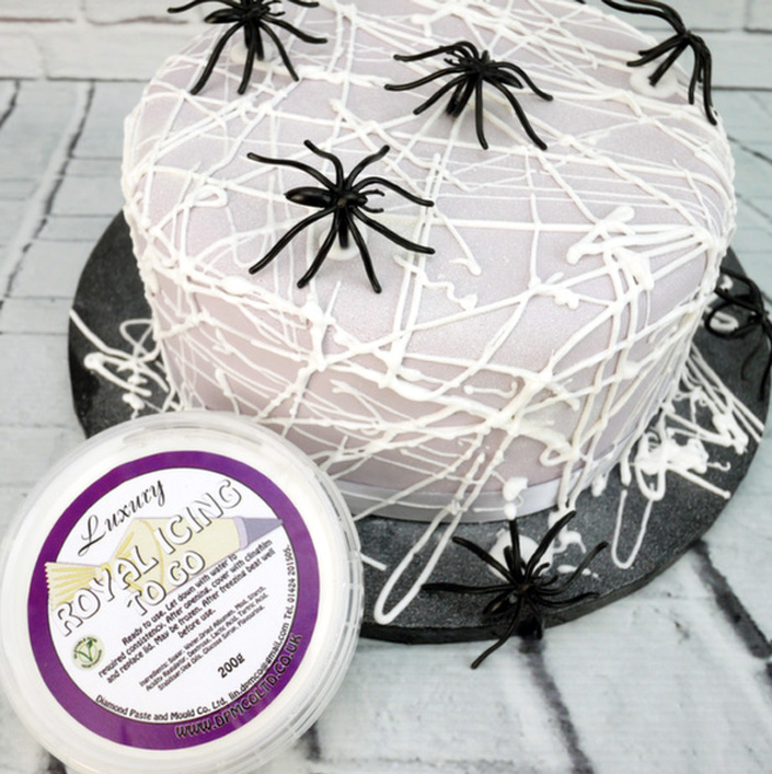 main-simple-spiders-web-cake