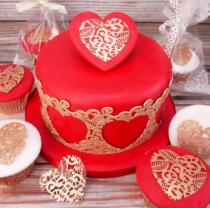 Red Rose and Gold Heart Cake Main Image