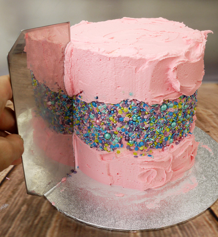 FAULT LINE CAKE | USING WHIPPED CREAM | CAKE DECORATING TUTORIALS - YouTube