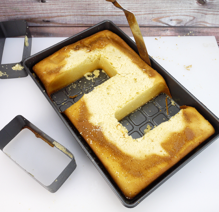 WILTSHIRE Bake A Number Cake Pan | Tomkin Australia